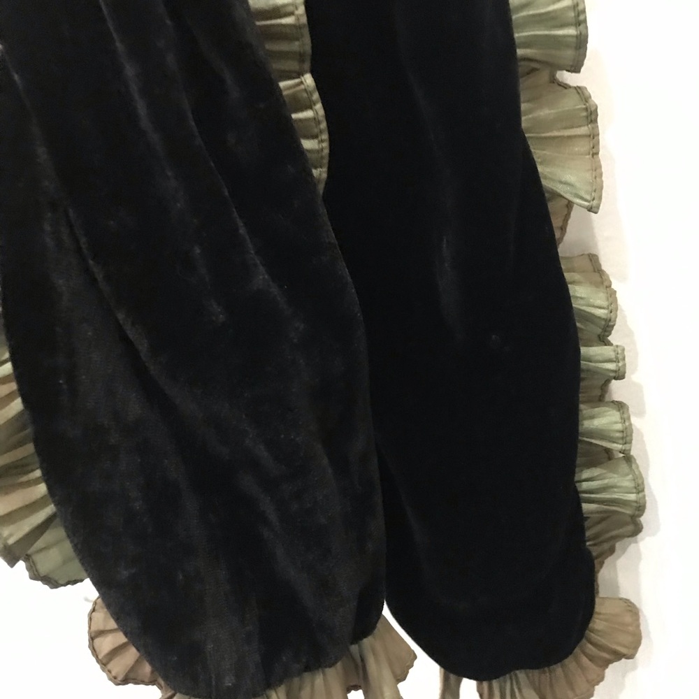 Silk and Velvet Scarf with Ruffle Edge - Picture 5 of 9